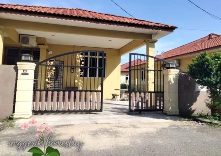 Anggerik Homestay Dungun Kampong Sura Tengah Exterior photo